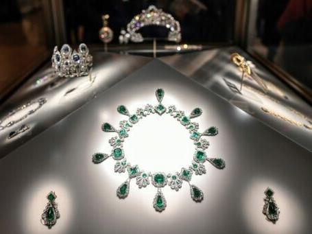 France to charge Louvre heist suspects with theft and conspiracy